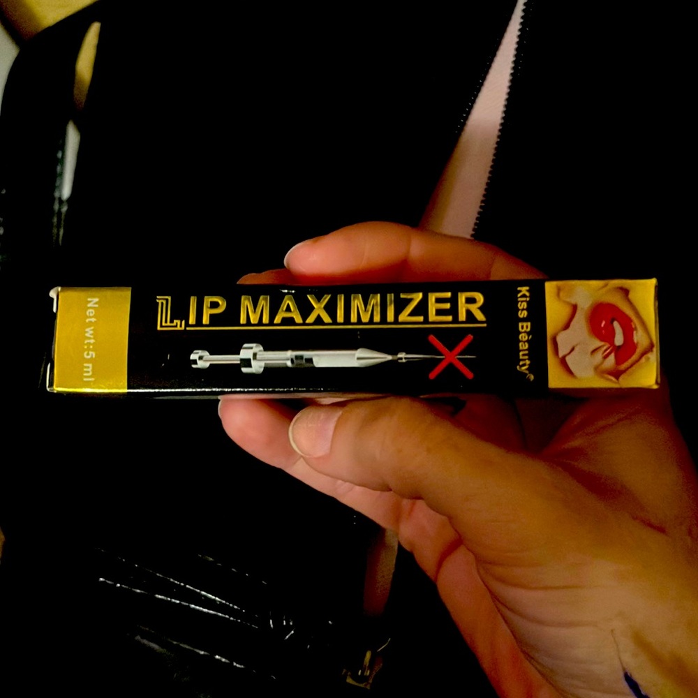 Kiss beauty collagen maximum plumper for lips. Unopened unused.